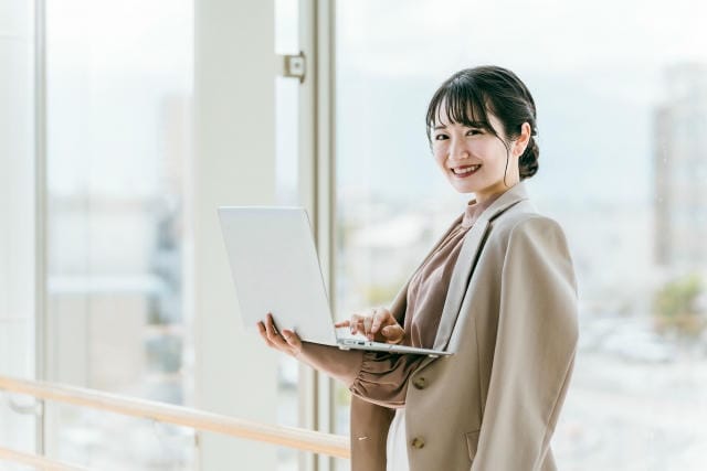 フォルスクラブのマルチなパターンで学べる手話講座